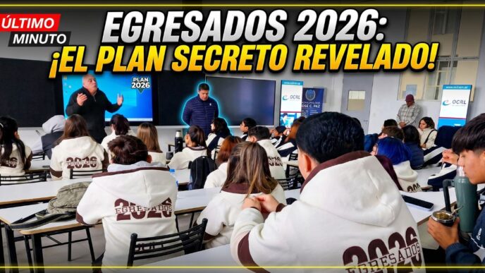Alumnos con buzos de egresados en la charla del Programa METAS sobre educación universitaria gratuita en José C. Paz.