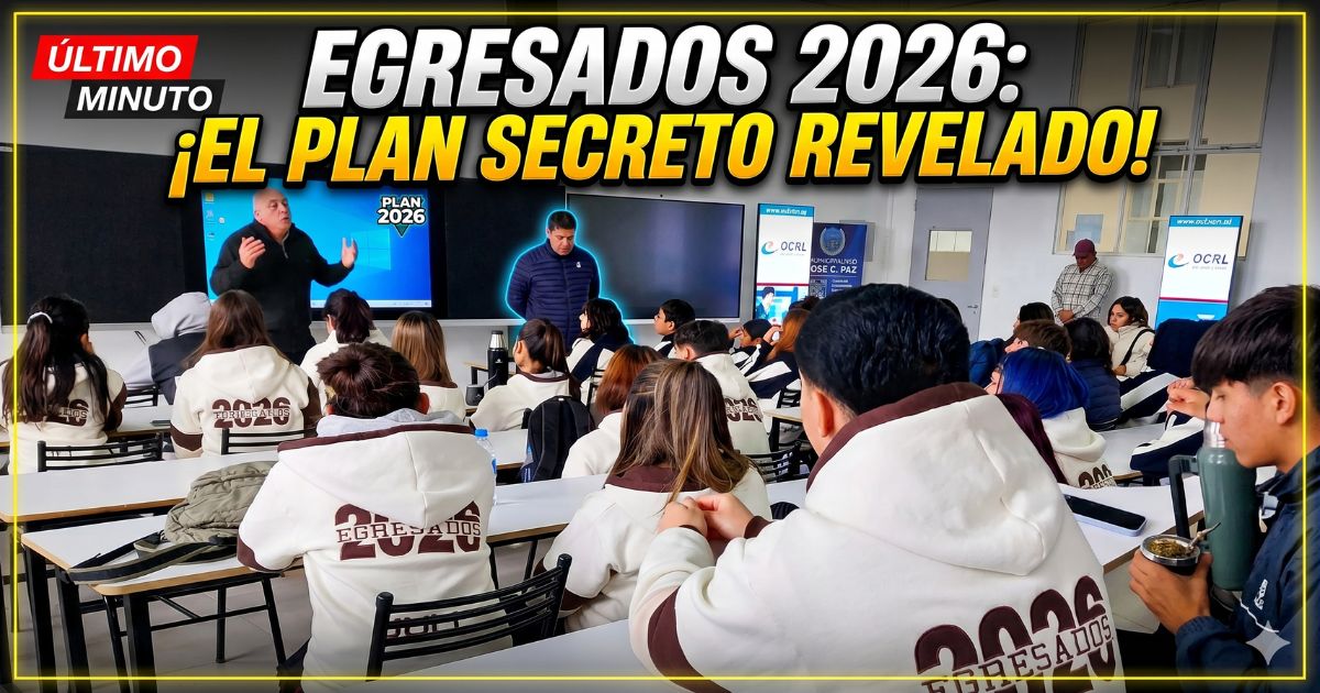 Alumnos con buzos de egresados en la charla del Programa METAS sobre educación universitaria gratuita en José C. Paz.