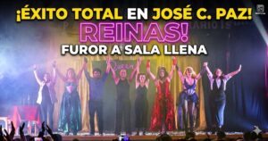 Elenco Estable del Teatro Municipal de José C. Paz saludando tras el éxito de la obra Reinas dirigida por Bárbara Galvez.